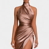 Vestido Halter Torcido Symone con Dramática Abertura Lateral