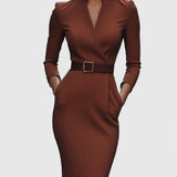 Vestido negro refinado Adriana con cinturón y cuello mandarín