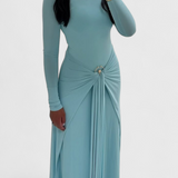 Vestido Fátima Ajustado con Pliegues y Detalles Metálicos