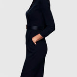 Vestido negro refinado Adriana con cinturón y cuello mandarín