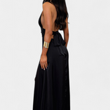 Vestido Latisha con Cuello Halter y Alta Abertura