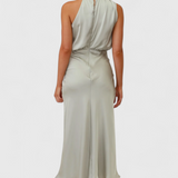 Vestido Rina Elegante con Cuello Halter Drapado