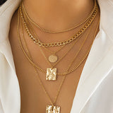 Collar con Colgante de Cadena Metálica Geométrica