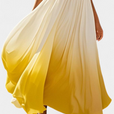 Vestido Maxi Starla con Cuello Halter Plisado y Detalles de Perlas
