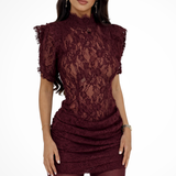 Amelia | Vestido mini ajustado sin mangas con cuello alto y encaje para mujer