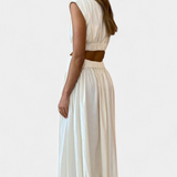 Conjunto Minimalista Jocelyn con Cuello Alto y Abertura Lateral