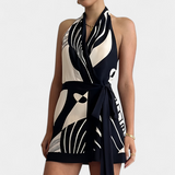 Vestido Corto Halter Fae con Estampado Abstracto y Cinturón