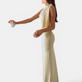 Victoria - Maxi Elegancia: Vestido de novia de corbata