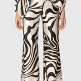 Conjunto de Dos Piezas Sybella con Diseño Off-Shoulder y Pantalones Anchos Impresos