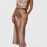Vestido Rina Elegante con Cuello Halter Drapado
