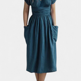 Vestido de Algodón Cressida con Escote en V y Cintura Ajustable