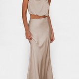 Conjunto de Falda con Espalda Descubierta Hanna
