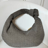 Bolso Tejido Mediano Lila con Detalle de Nudo