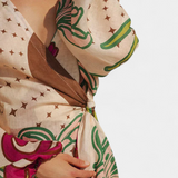 Vestido Envolvente con Estampado Floral Fana y Cintura Ajustable