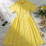 Vestido Camisa Midi de Color Sólido con Cuello de Solapa, Plisado y Botones de Manga Corta Suelta