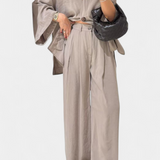 Conjunto de Top de Cuello en V Oversized Eli y Pantalones Rectos