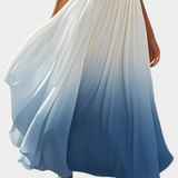 Vestido Maxi Starla con Cuello Halter Plisado y Detalles de Perlas