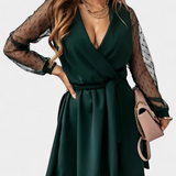 Vestido Mini Elegante Calandra con Escote Sofisticado y Silueta Agradante