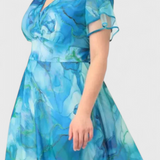 Vestido de Chifón Almira Azul con Estampado Acuático