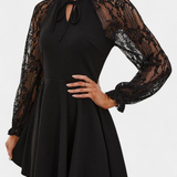Vestido Mini de Encaje Floral Jasella con Mangas Largas