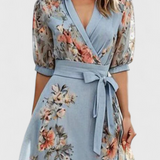 Vestido Midi Floral Arlet con Escote en V y Silueta Femenina