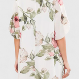 Vestido de Chiffon Fluido Tameka con Pétalos y Mangas Transparentes