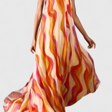 Vestido Maxi Halter Remi con Estampado Ondulado y Trenzado Elegante