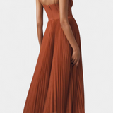 Vestido de Chifón Plisado Ottilie con Corsé Esculpido y Escote en Forma de Corazón