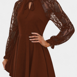 Vestido Mini de Encaje Floral Jasella con Mangas Largas