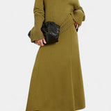 Conjunto de Suéter de Cuello Alto Patricia y Falda Maxi