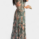 Vestido Floral Aísha con Corte Fluido y Motivo de Hoja