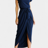 Vestido Midi Clarissa con Corte Asimétrico