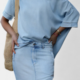 Conjunto de Denim Asimétrico Apolonia con Apertura Elegante