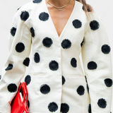 Blazer Clara de Cuello en V con Puntos Abullonados