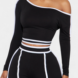 Conjunto Krystelle con Top Off-Shoulder y Pantalones de Corte Recto