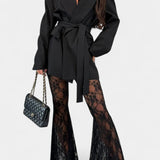 Conjunto de Blazer Oversized Demelza y Pantalones de Encaje Floral