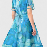 Vestido de Chifón Almira Azul con Estampado Acuático