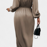 Vestido Largo Elegante Giada con Escote en V y Abertura Lateral