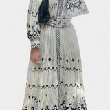 Vestido Maxi Bordado de Botones Estilo Folk Soria