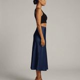 Falda Midi Astra en Azul Marino