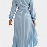 Vestido Theresa de Cuello Alto con Cinturón Plisado