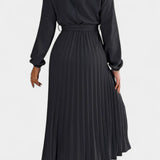 Vestido Theresa de Cuello Alto con Cinturón Plisado