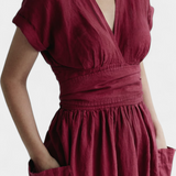 Vestido de Algodón Cressida con Escote en V y Cintura Ajustable