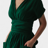 Vestido de Algodón Cressida con Escote en V y Cintura Ajustable