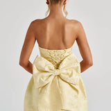 Vestido corto de mujer de jacquard sin tirantes y con espalda descubierta