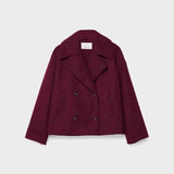 Chaqueta corta entallada sin complicaciones