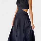 Conjunto Minimalista Jocelyn con Cuello Alto y Abertura Lateral